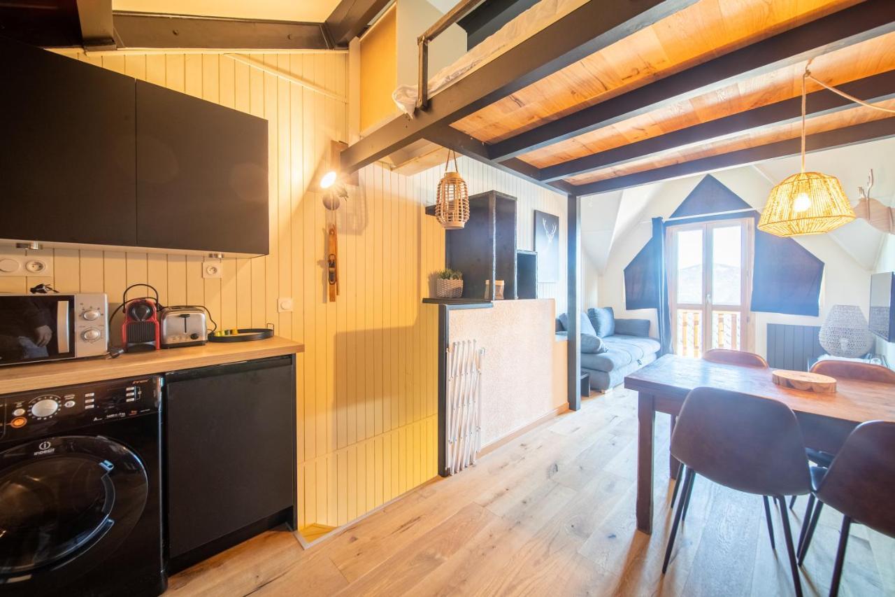 レ・ザングルLe Cerf - Duplex Avec Superbe Vue Montagneアパートメント エクステリア 写真